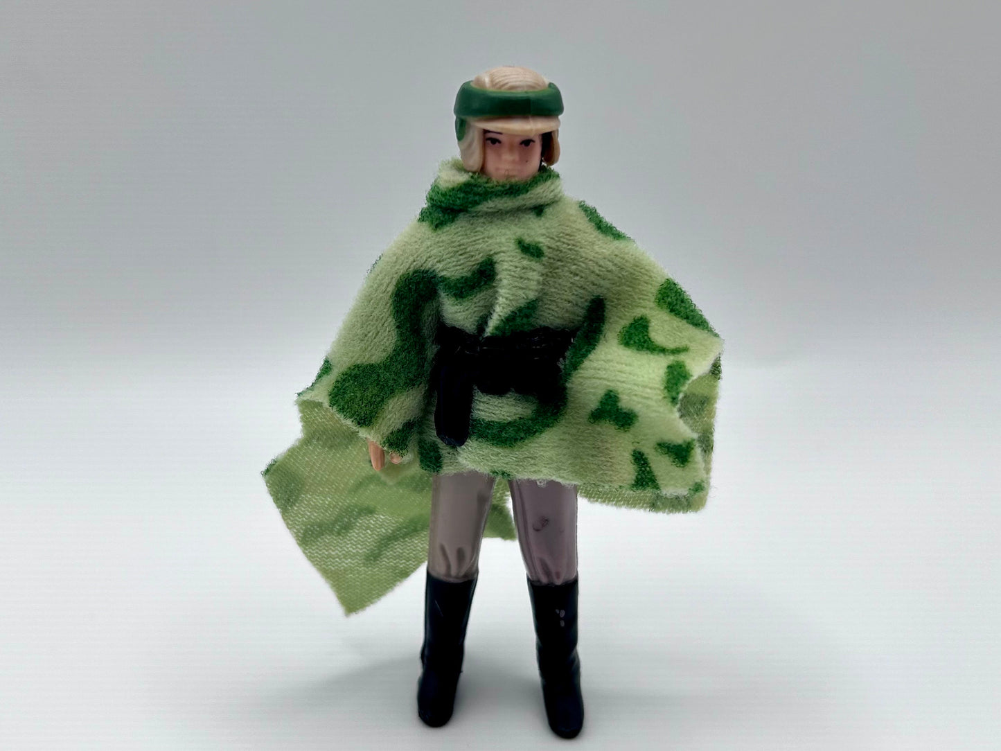 Princess Leia Vintage Kenner ROTJ Combat Poncho, Helmet & Belt 1983