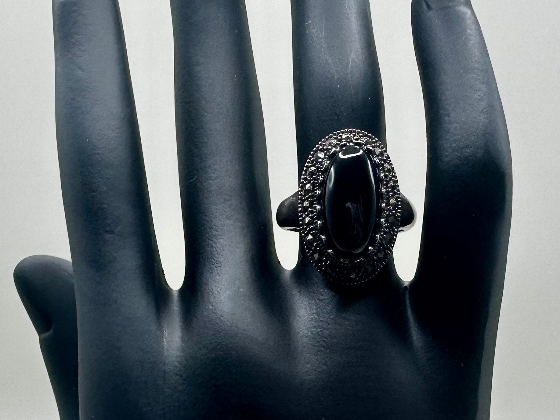 925 Sterling Silver Marcasite and Black Onyx Ring Vintage 90s Size 6