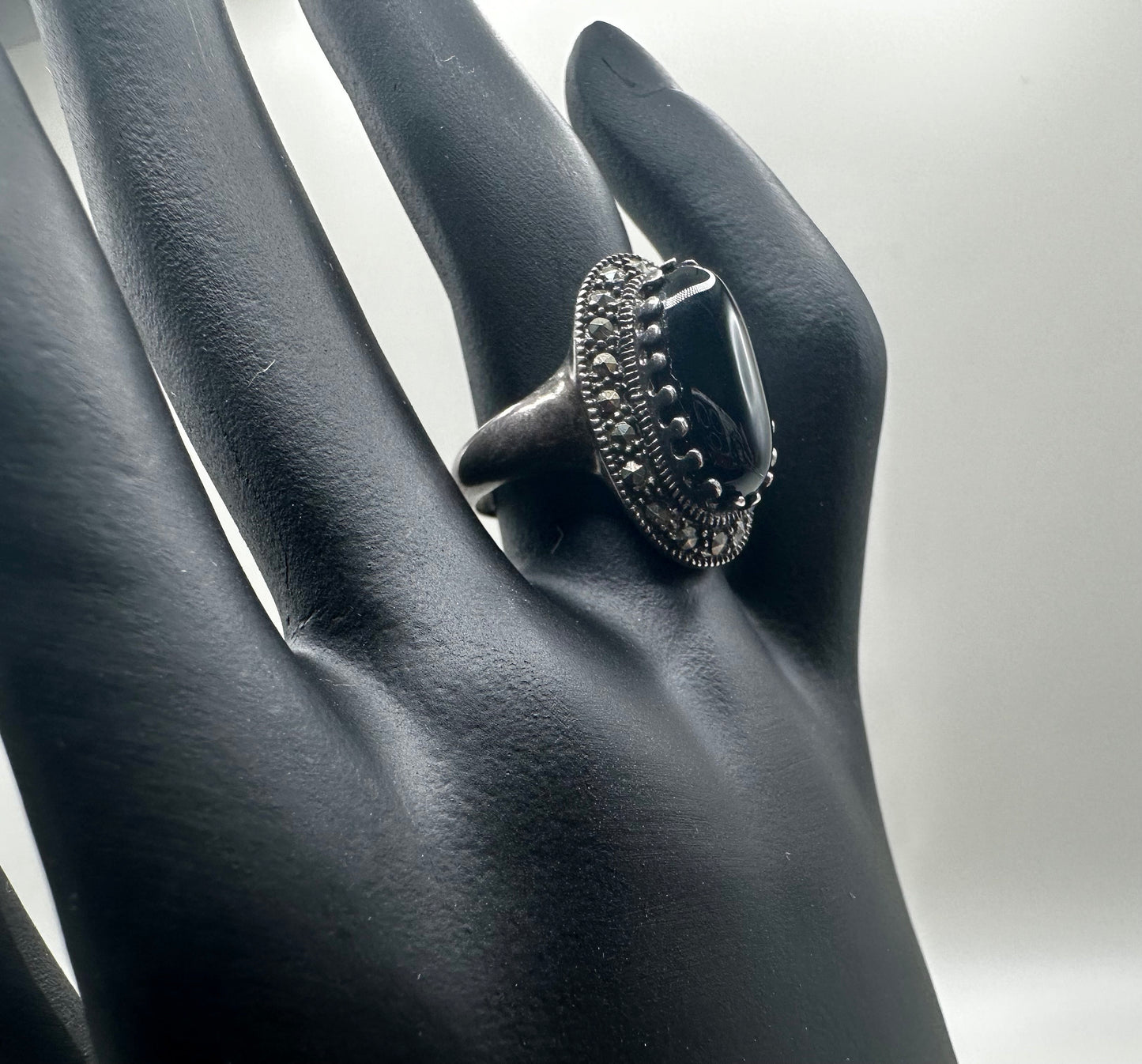 925 Sterling Silver Marcasite and Black Onyx Ring Vintage 90s Size 6