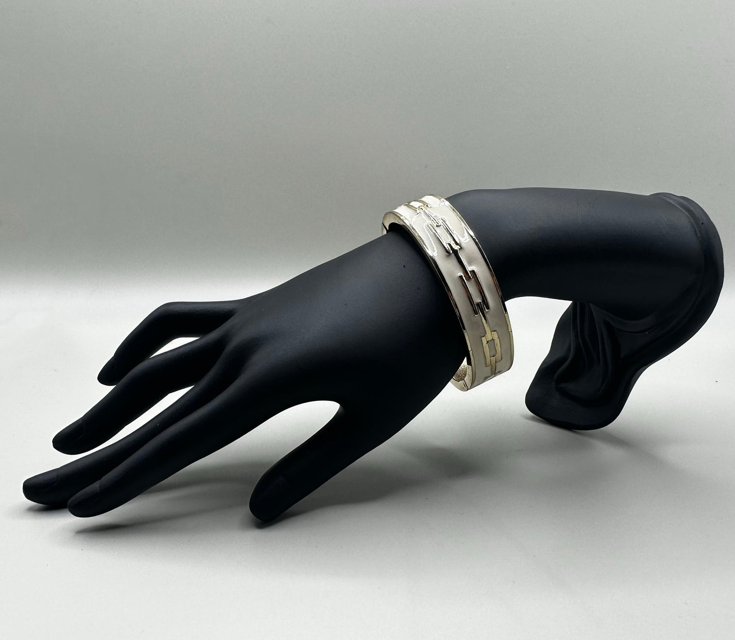 Gold Tone White Enamel Art Deco Vintage Hinged Bangle Bracelet